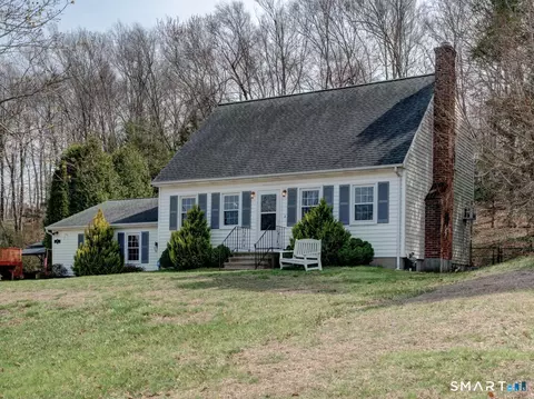 37 Grickis Ln, Naugatuck, CT 06770