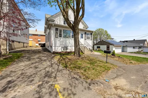 48 Lindsley St, Waterbury, CT 06708