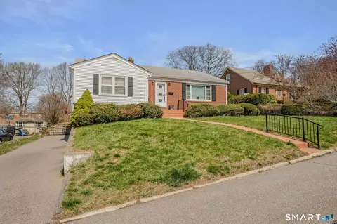 45 Mansfield Rd, New London, CT 06320