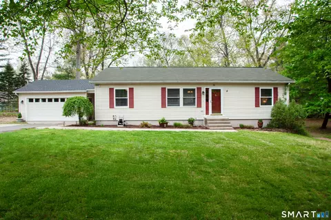 19 Debbie Ln, Enfield, CT 06082