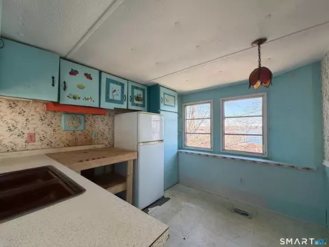 Kitchen - 14 Mountainview Rd, East Hampton, CT 06424 photo 1 of 3