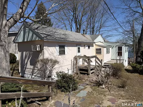 Exterior - 14 Mountainview Rd, East Hampton, CT 06424 photo 3 of 7