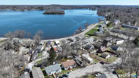 14 Mountainview Rd, East Hampton, CT 06424