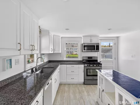 Kitchen - 224 Salt Island Rd, Westbrook, CT 06498 photo 3 of 3