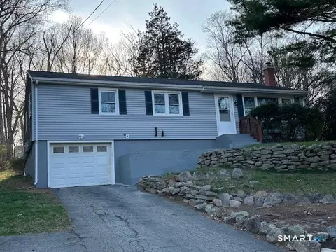 13 Hillside Dr, Gales Ferry, CT 06335