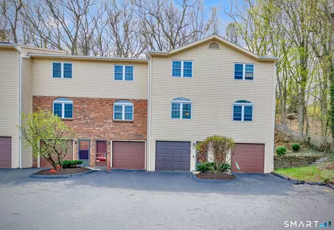 146 Howe Ave #146, Shelton, CT 06484