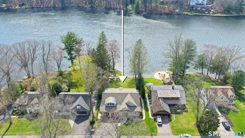 161 Pinewood Trl, Trumbull, CT 06611