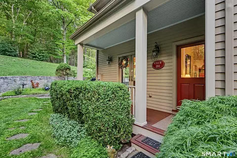 Exterior - 281 Newtown Tpke, Redding, CT 06896 photo 5 of 5