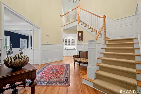 Entry Way - 281 Newtown Tpke, Redding, CT 06896 photo 5 of 7