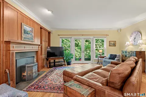 Living - 281 Newtown Tpke, Redding, CT 06896 photo 2 of 2