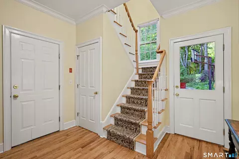 Entry Way - 281 Newtown Tpke, Redding, CT 06896 photo 6 of 7
