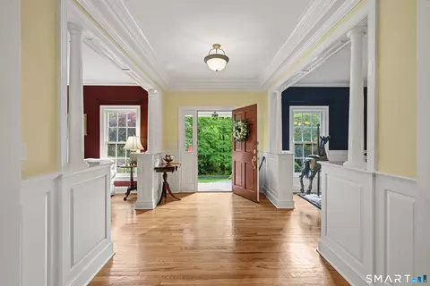 Entry Way - 281 Newtown Tpke, Redding, CT 06896 photo 1 of 7