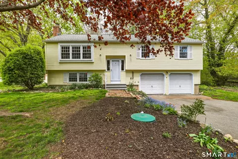 10 Salem Rd, Madison, CT 06443