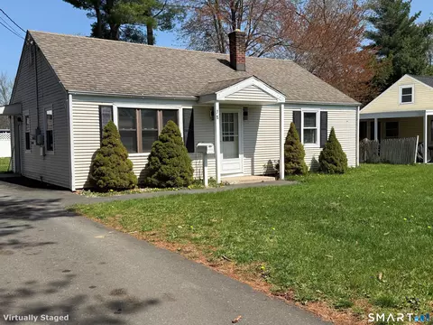 38 Middle Dr, East Hartford, CT 06118