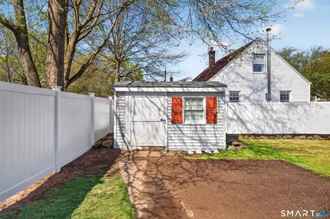 Exterior - 6 Welch St, Hamden, CT 06514 photo 4 of 6