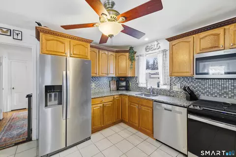 Kitchen - 6 Welch St, Hamden, CT 06514 photo 1 of 2
