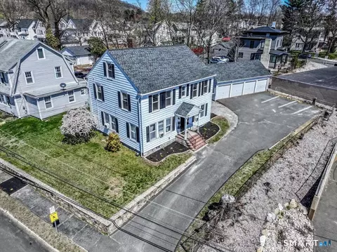 3 Ninth Ave, Danbury, CT 06810