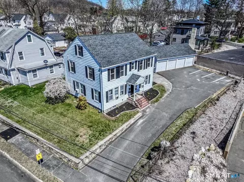 3 Ninth Ave, Danbury, CT 06810