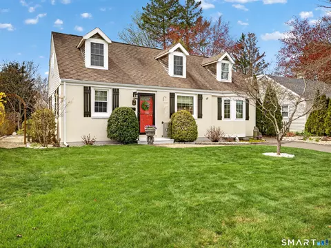 11 Palmer Ter, Clinton, CT 06413