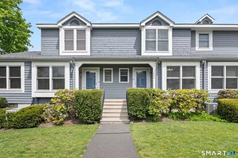 121 Fawn Ridge Ln #121, Norwalk, CT 06851