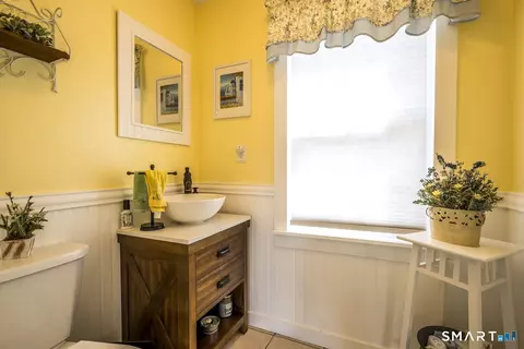 Bath - 175 Howd Rd, Durham, CT 06422 photo 1 of 3