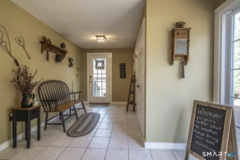 Entry Way - 175 Howd Rd, Durham, CT 06422 photo 1 of 3