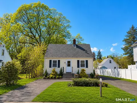 121 Pool Rd, North Haven, CT 06473