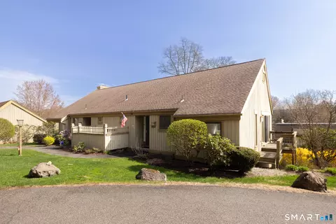 12 Heritage Vlg #B, Southbury, CT 06488