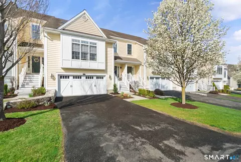 46 Great Heron Ln #46, Brookfield, CT 06804
