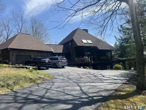 86 Washburn Rd, Canton, CT 06019