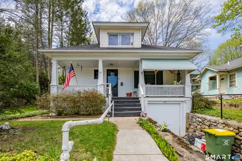 25 Ray St, Waterbury, CT 06708