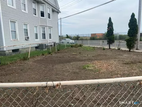 520 Seaview Ave, Bridgeport, CT 06607