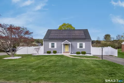 2 Lakeview Ter, Branford, CT 06405