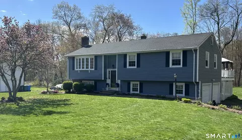 72 Nolan Rd, Hamden, CT 06514