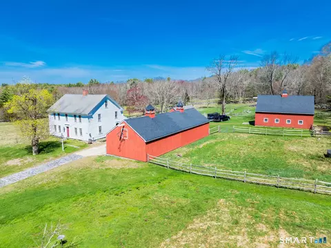 246 Heritage Rd, Putnam, CT 06260