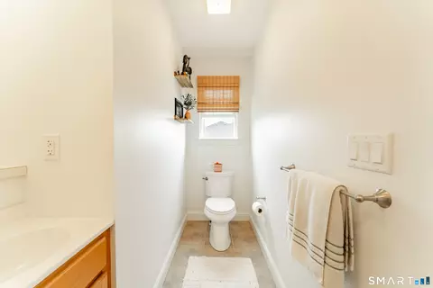 Bath - 4 Bluebird Ln #4, Killingly, CT 06241 photo 1 of 8