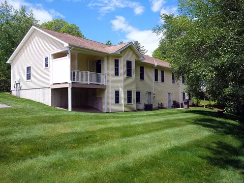 Exterior - 4 Bluebird Ln #4, Killingly, CT 06241 photo 3 of 7