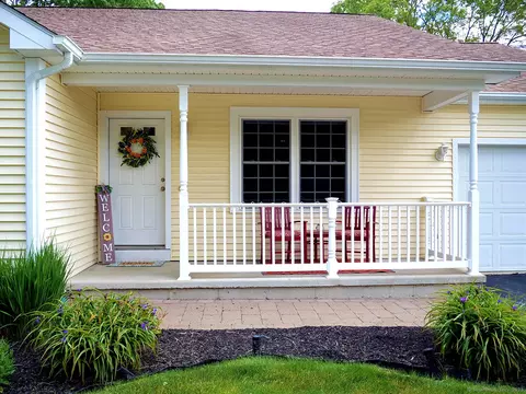 Exterior - 4 Bluebird Ln #4, Killingly, CT 06241 photo 2 of 7