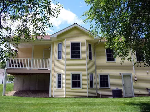 4 Bluebird Ln #4, Killingly, CT 06241