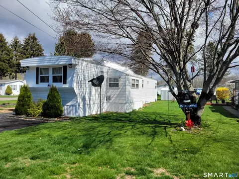 Exterior - 199 G St, Groton, CT 06340 photo 2 of 3