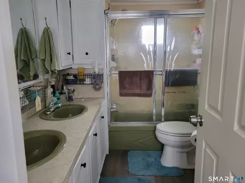 Bath - 199 G St, Groton, CT 06340 photo 2 of 2