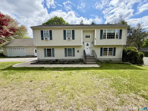 24 Quarry St, Norwich, CT 06360