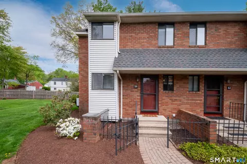 59 Danforth Ln, West Hartford, CT 06110