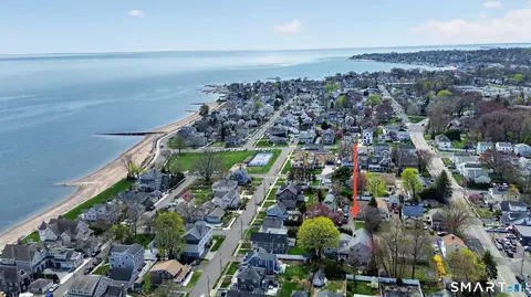 12 Howe Pl, Milford, CT 06460