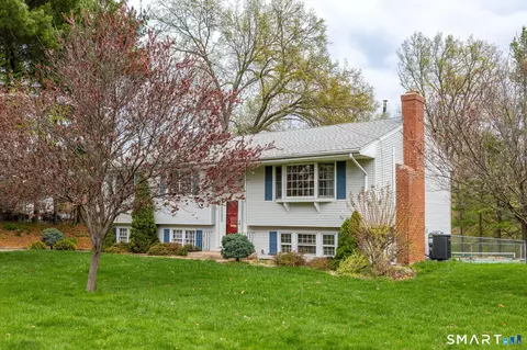 60 Tremont St, Newington, CT 06111