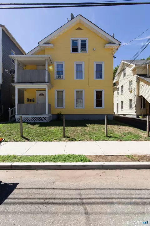 96 Franklin St, Meriden, CT 06450