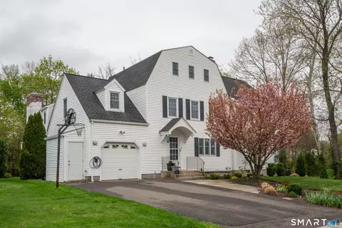 2 Linbrook Rd, West Hartford, CT 06107