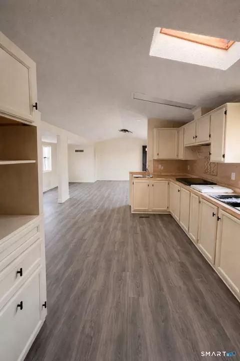 130 Williams Rd, Oakdale, CT 06370