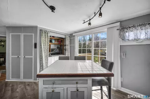 Kitchen - 28 Rocky Ledge Dr, Clinton, CT 06413 photo 5 of 5