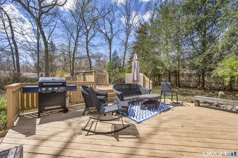 Exterior - 28 Rocky Ledge Dr, Clinton, CT 06413 photo 7 of 9